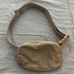 Lululemon Everywhere Belt Bag